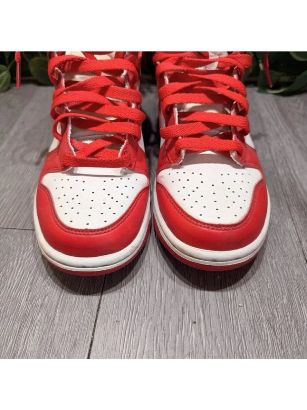 Nike Dunk High Red White DB2179-106 Youth 7 Y / Women’s 8.5